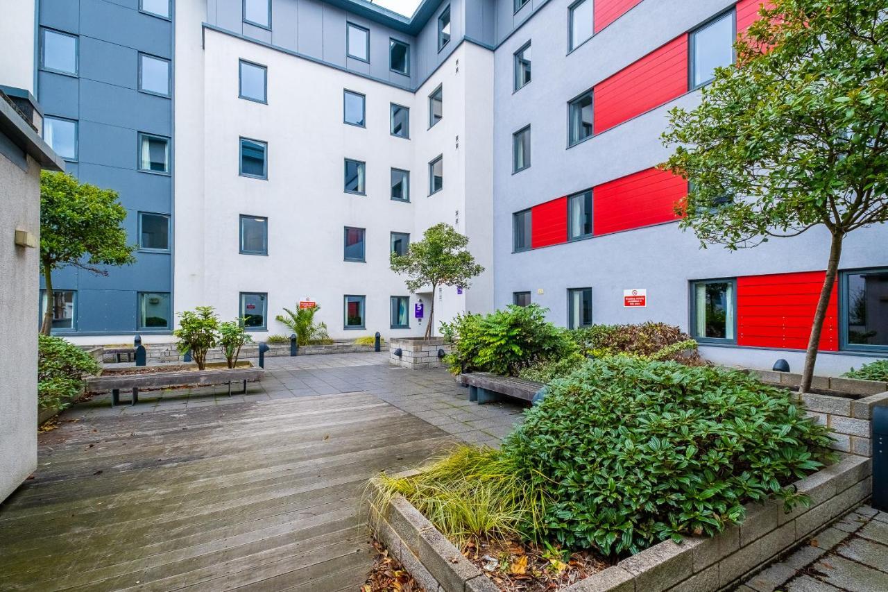 1 Night Free Comfortable Ensuite Rooms, Gillingham - Sk Hoo Bagian luar foto