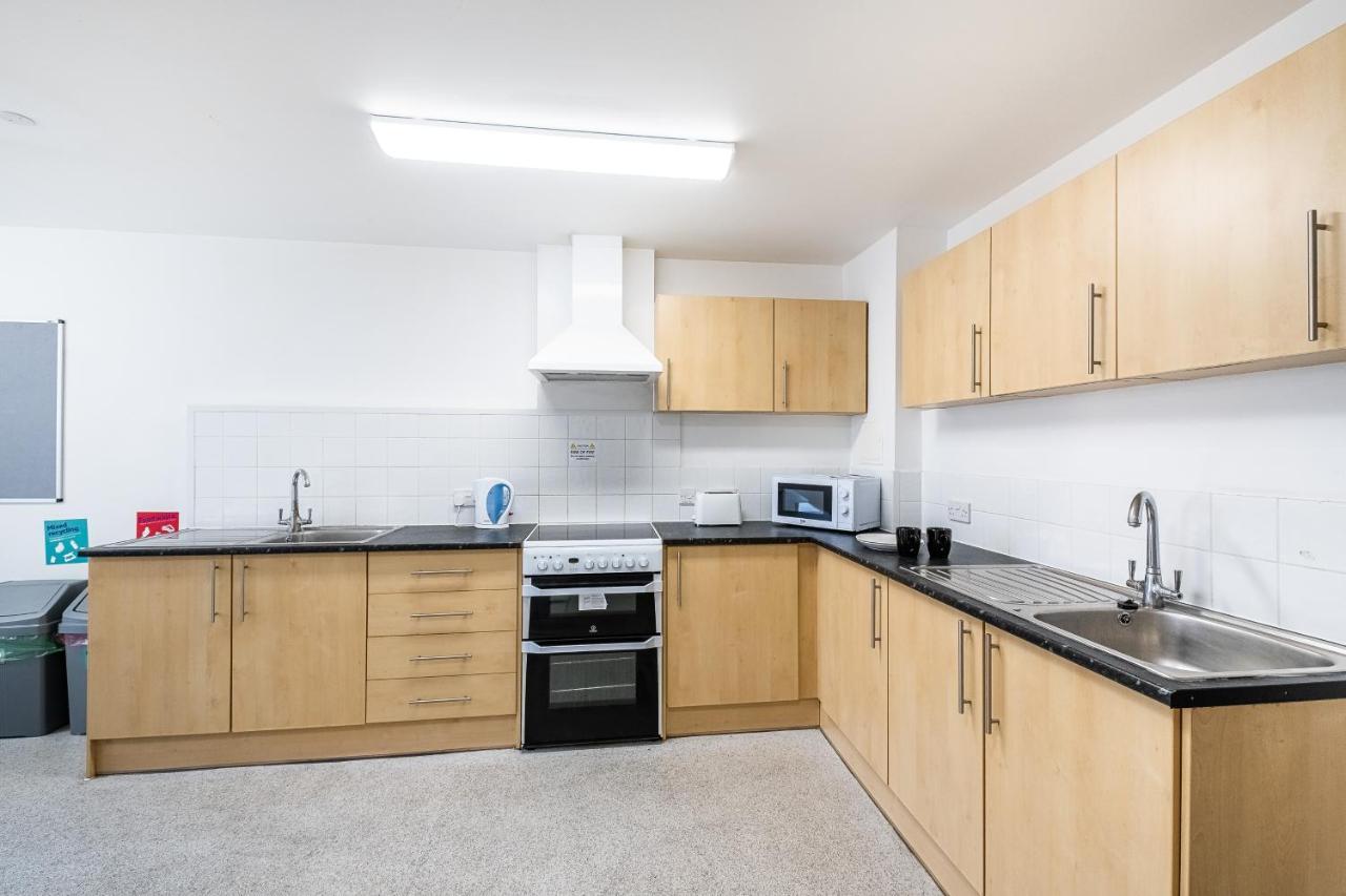 1 Night Free Comfortable Ensuite Rooms, Gillingham - Sk Hoo Bagian luar foto