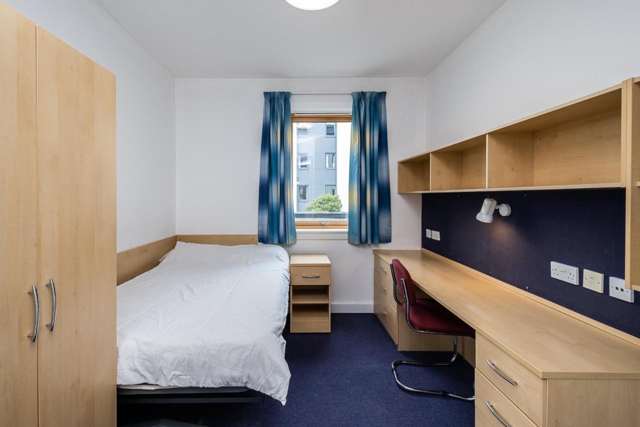 1 Night Free Comfortable Ensuite Rooms, Gillingham - Sk Hoo Bagian luar foto